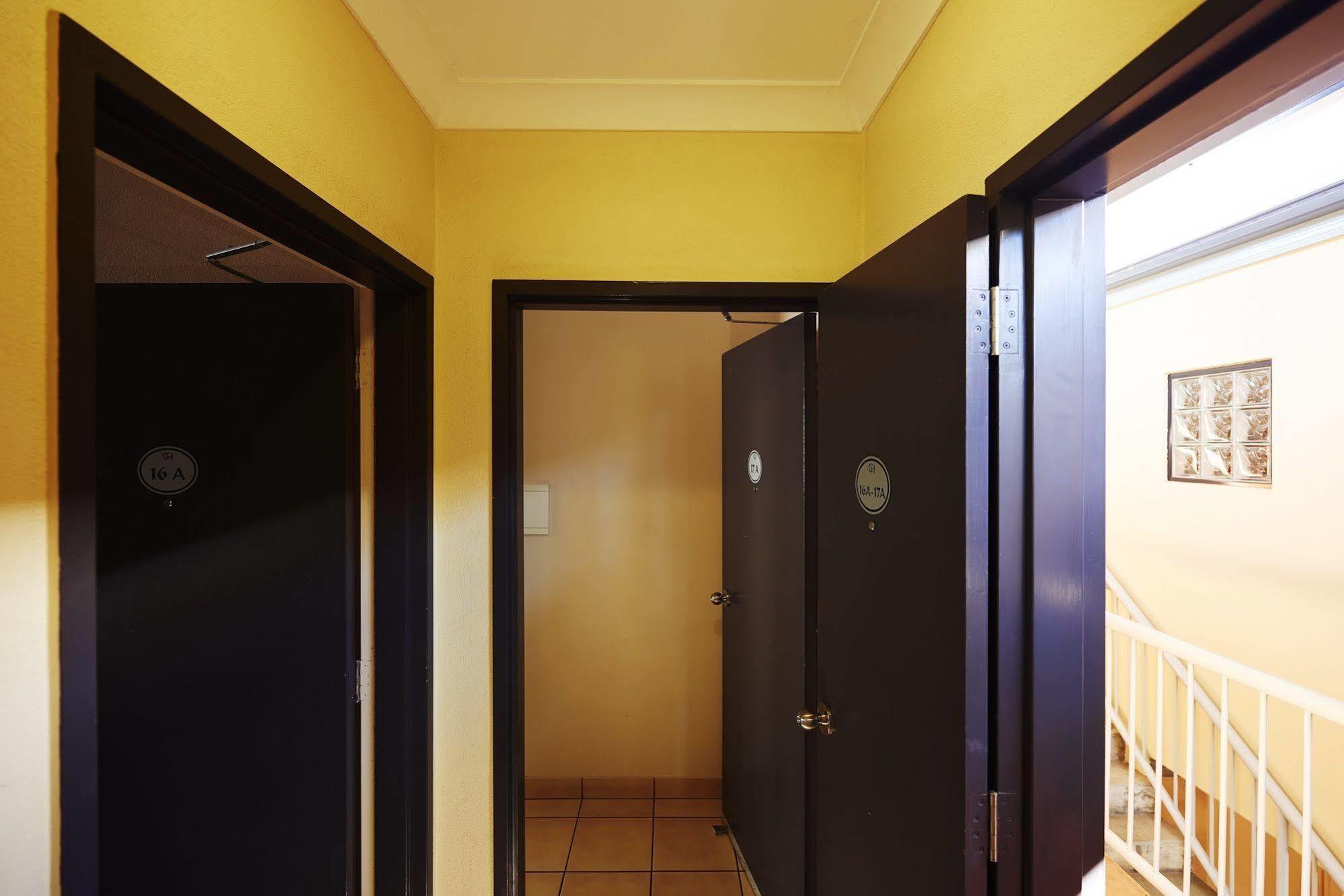 רוקהמפטון Coffee House Apartment Motel מראה חיצוני תמונה